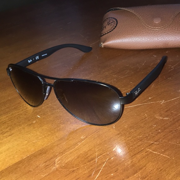 Ray Ban Grey Sunglasses and carrying case - Picture 3 of 7